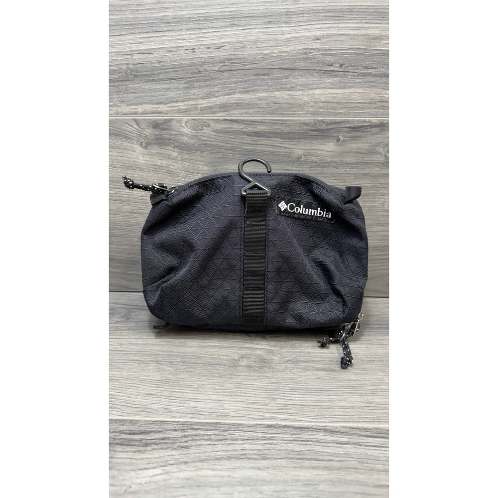 Columbia Men's Mazama Travel Kit Black Compact Packable Accessories Hook
